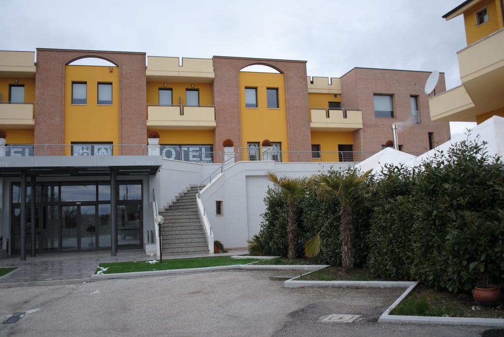 Hotel La Tavernetta كامبوباسّو المظهر الخارجي الصورة