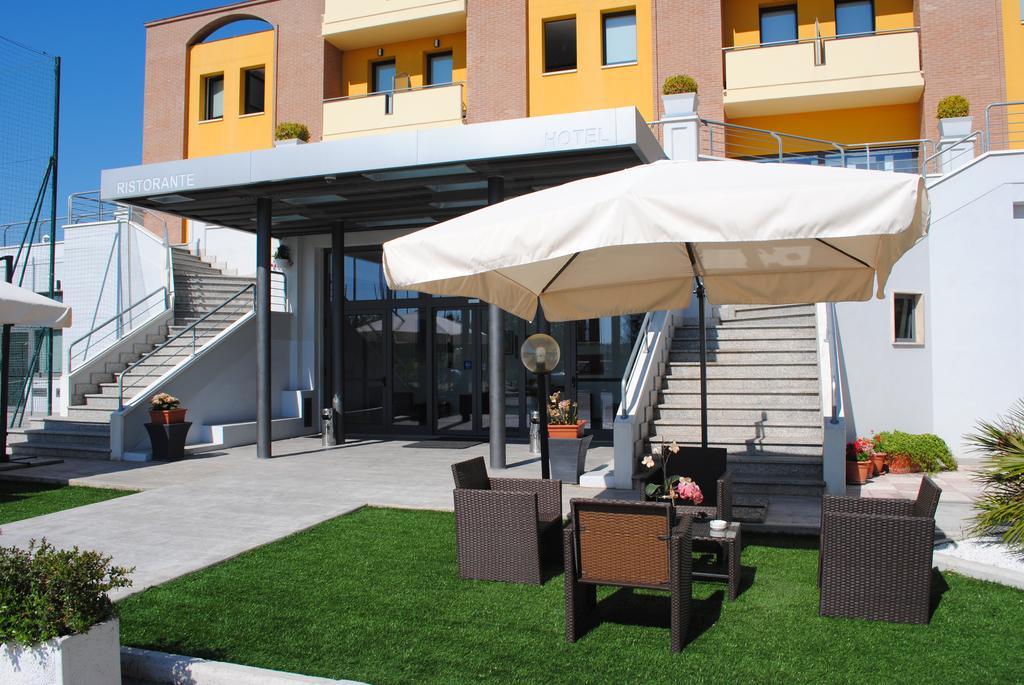 Hotel La Tavernetta كامبوباسّو المظهر الخارجي الصورة